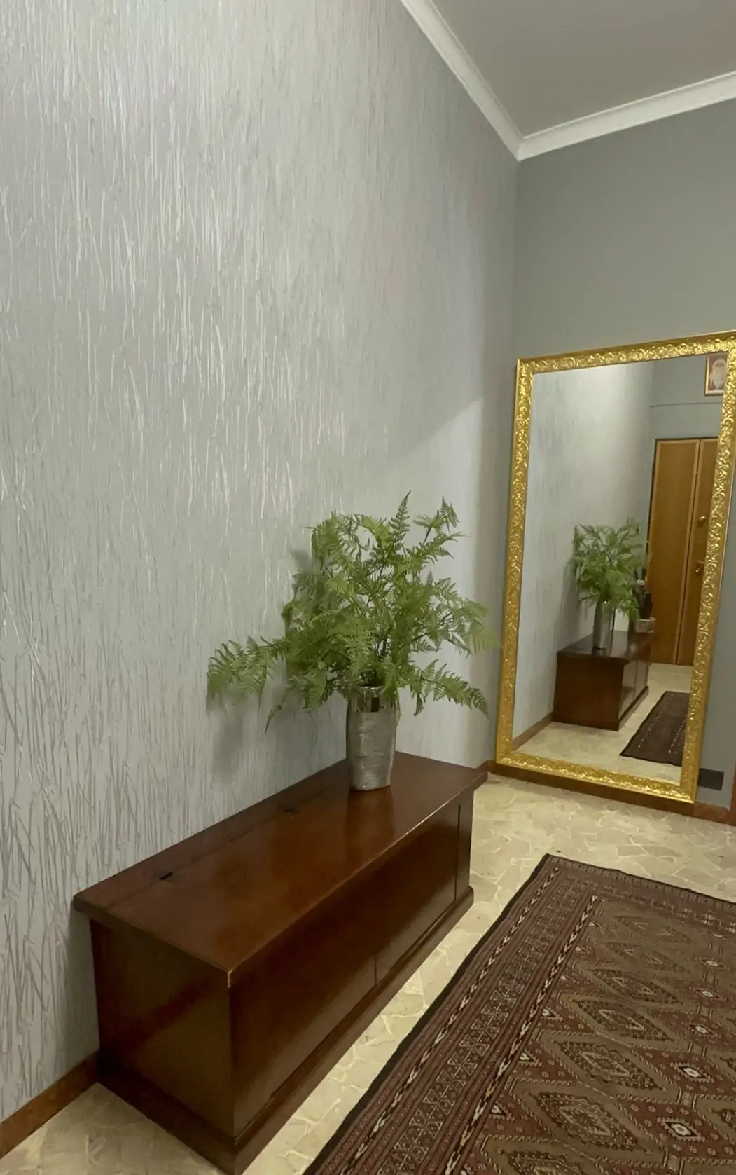 Carta da parati vinilica tono su tono