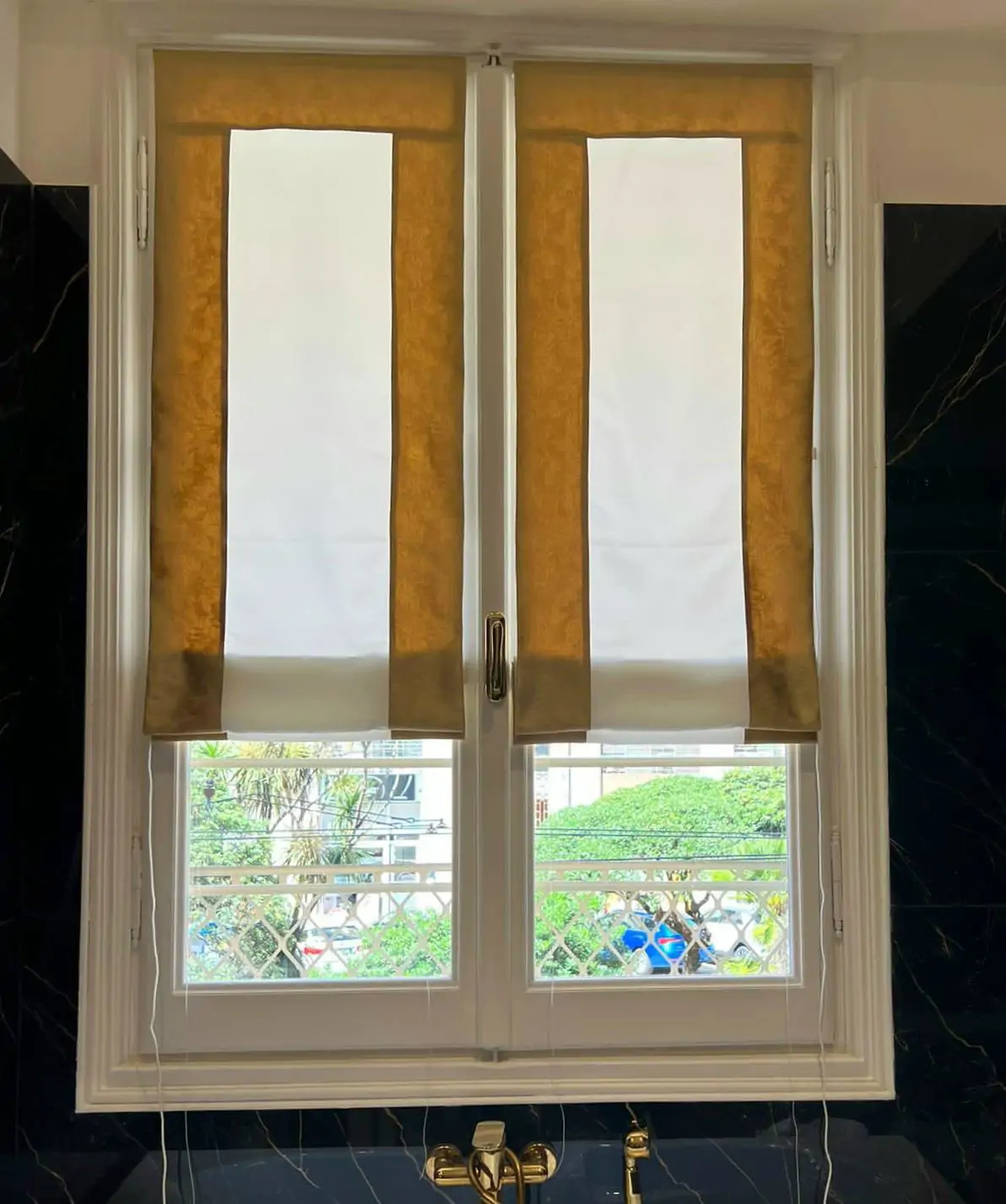 Tende a vetro con bordo