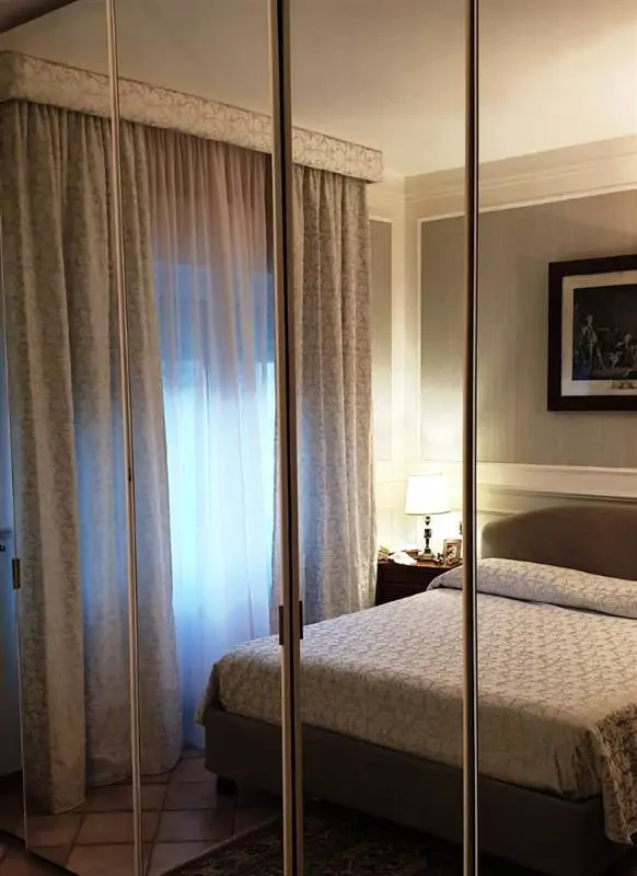 Tessuto ricamato C. Fischbacher